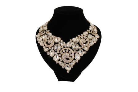 Dames sieraden set creme ketting in oorbellen