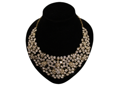 Dames sieraden set creme ketting in oorbellen